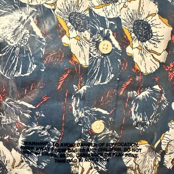 2/$25 small Duluth Trading Company Floral Pocket Button Anti Wrinkle Tunic Shirt - Picture 8 of 8